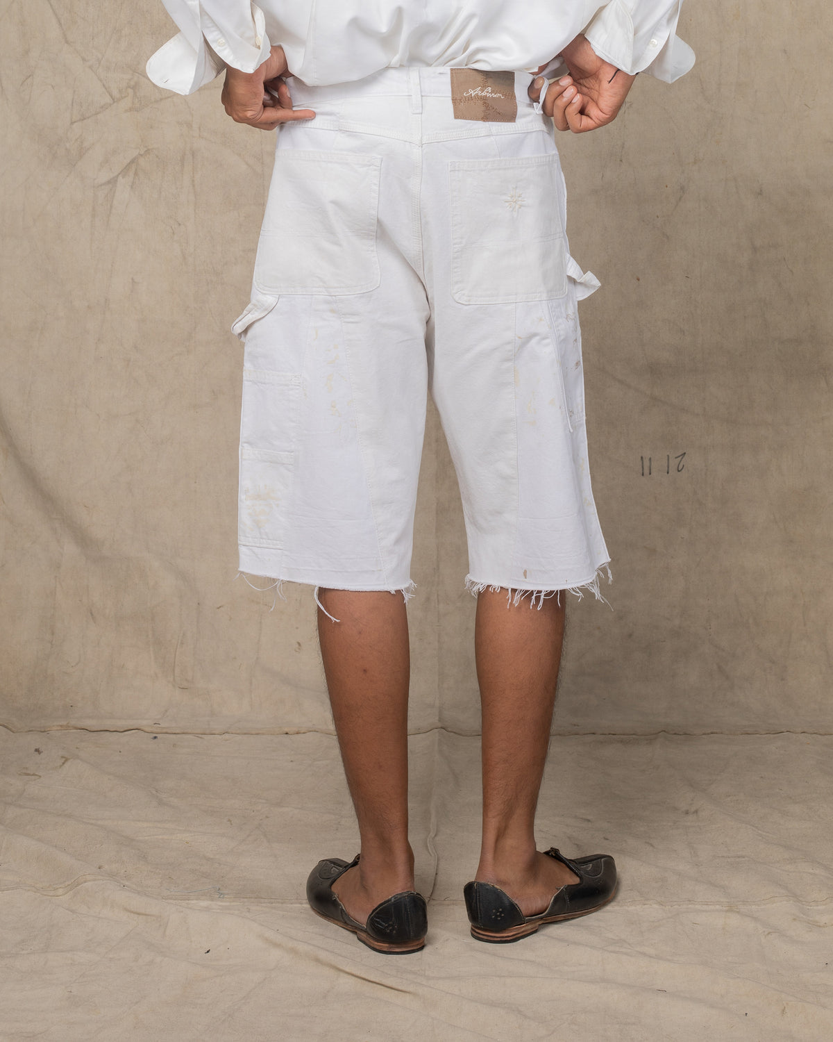 DUAL TONE SHORTS WHITE PAINT SPLATTER