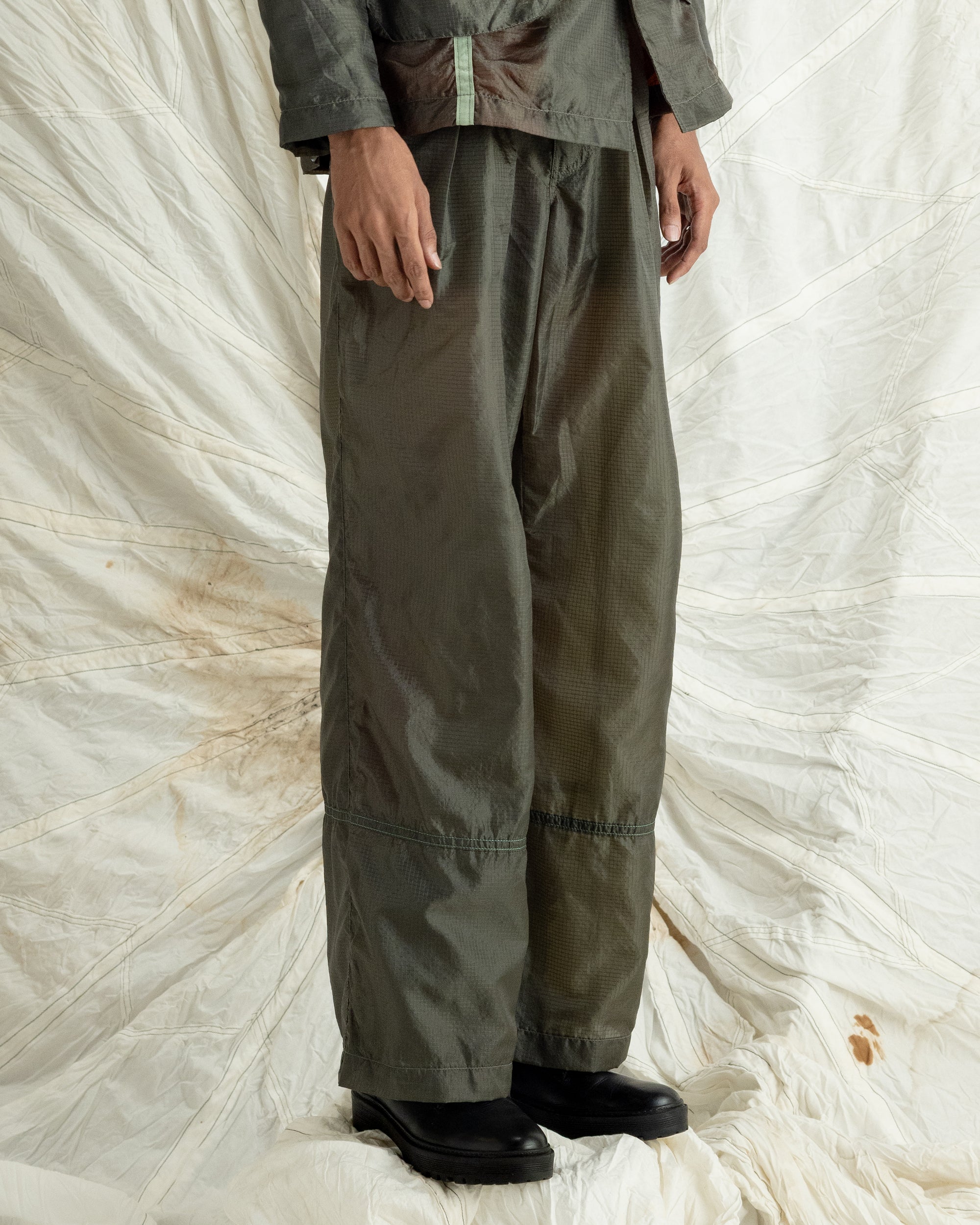 PARACHUTE TROUSERS