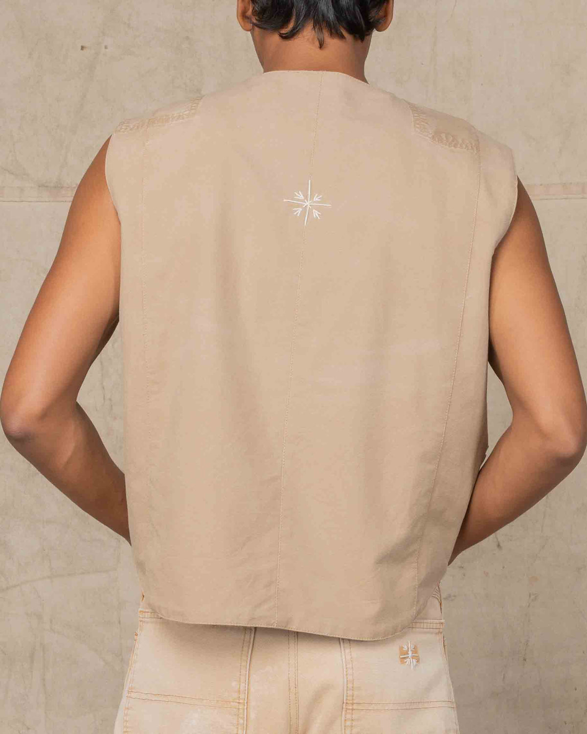 REVERSIBLE VEST