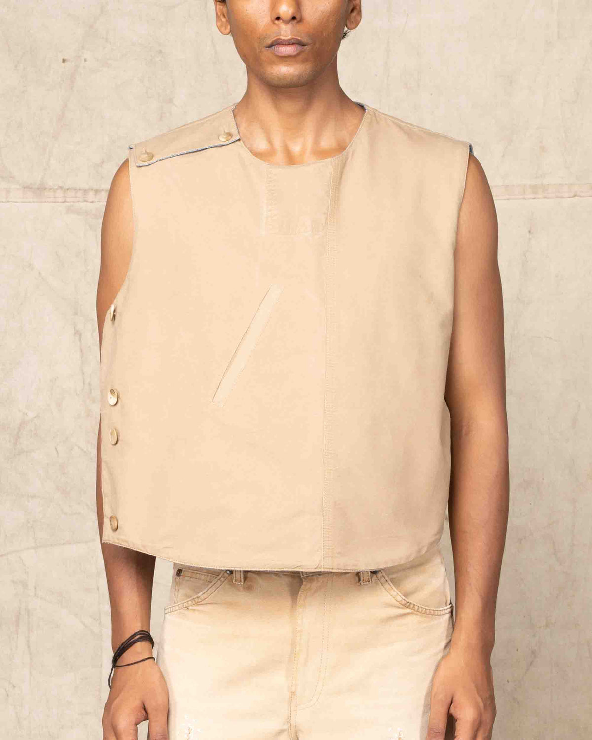 REVERSIBLE VEST