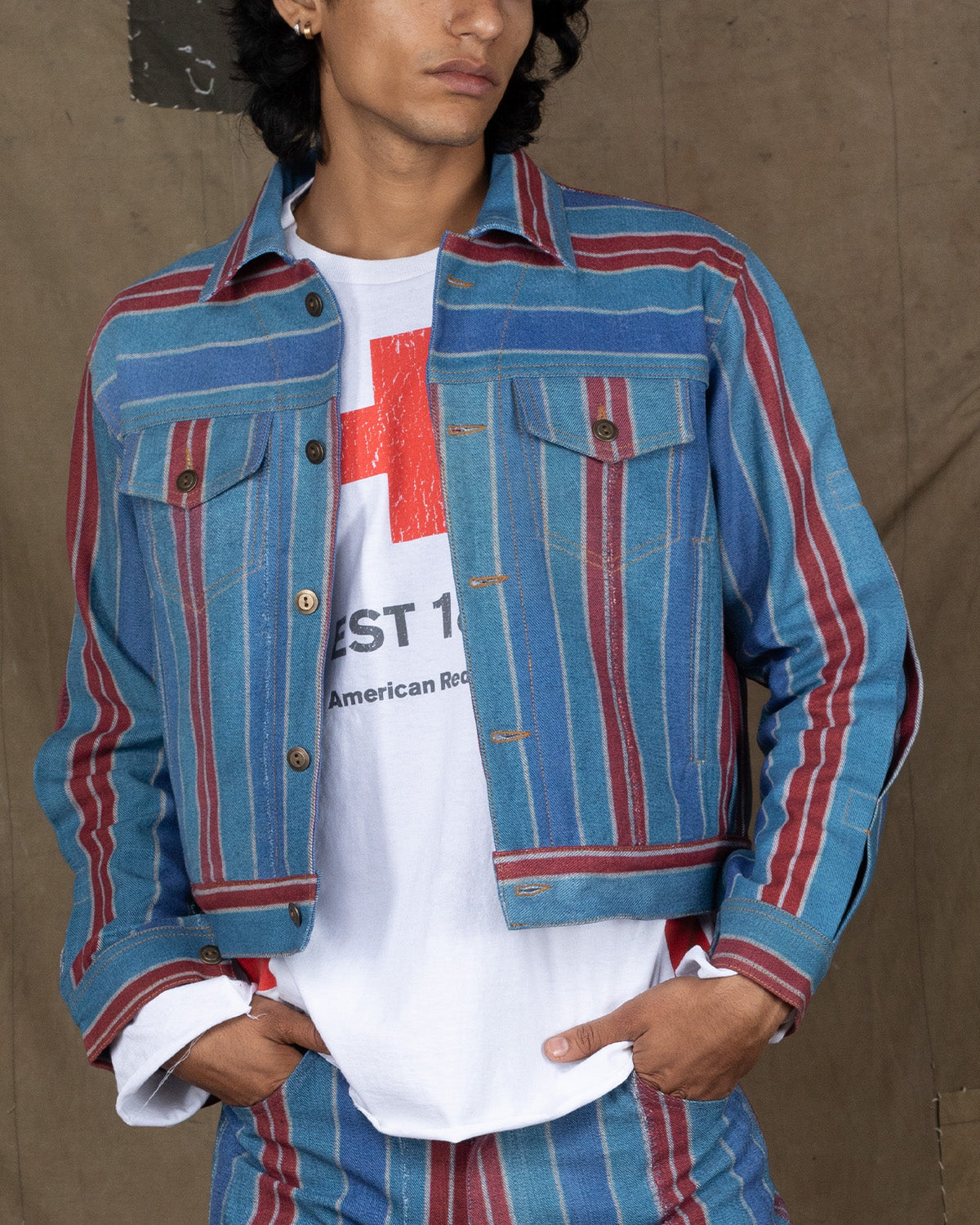 SOFA STRIPED TRUCKER